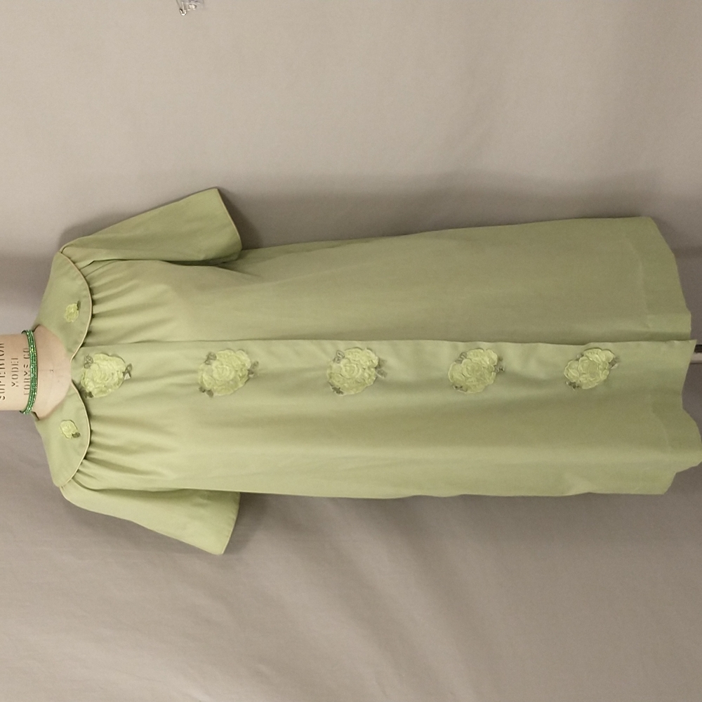 Vintage 50s Housecoat Loungees Olive Grass Green Floral Appliques Piping Fifties